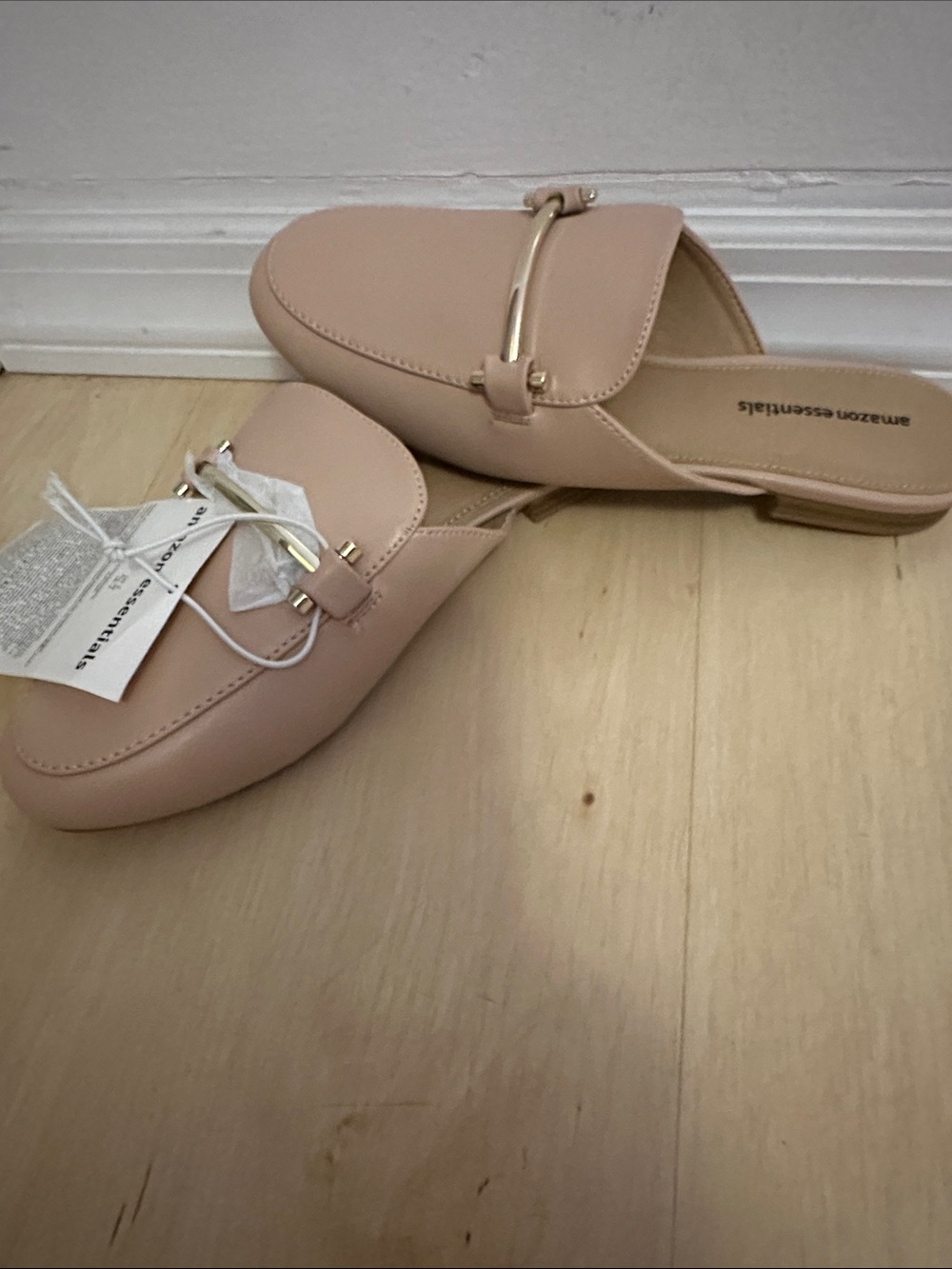 Amazon Essentials Women's Blush Slip-On Mule with Gold Accent
